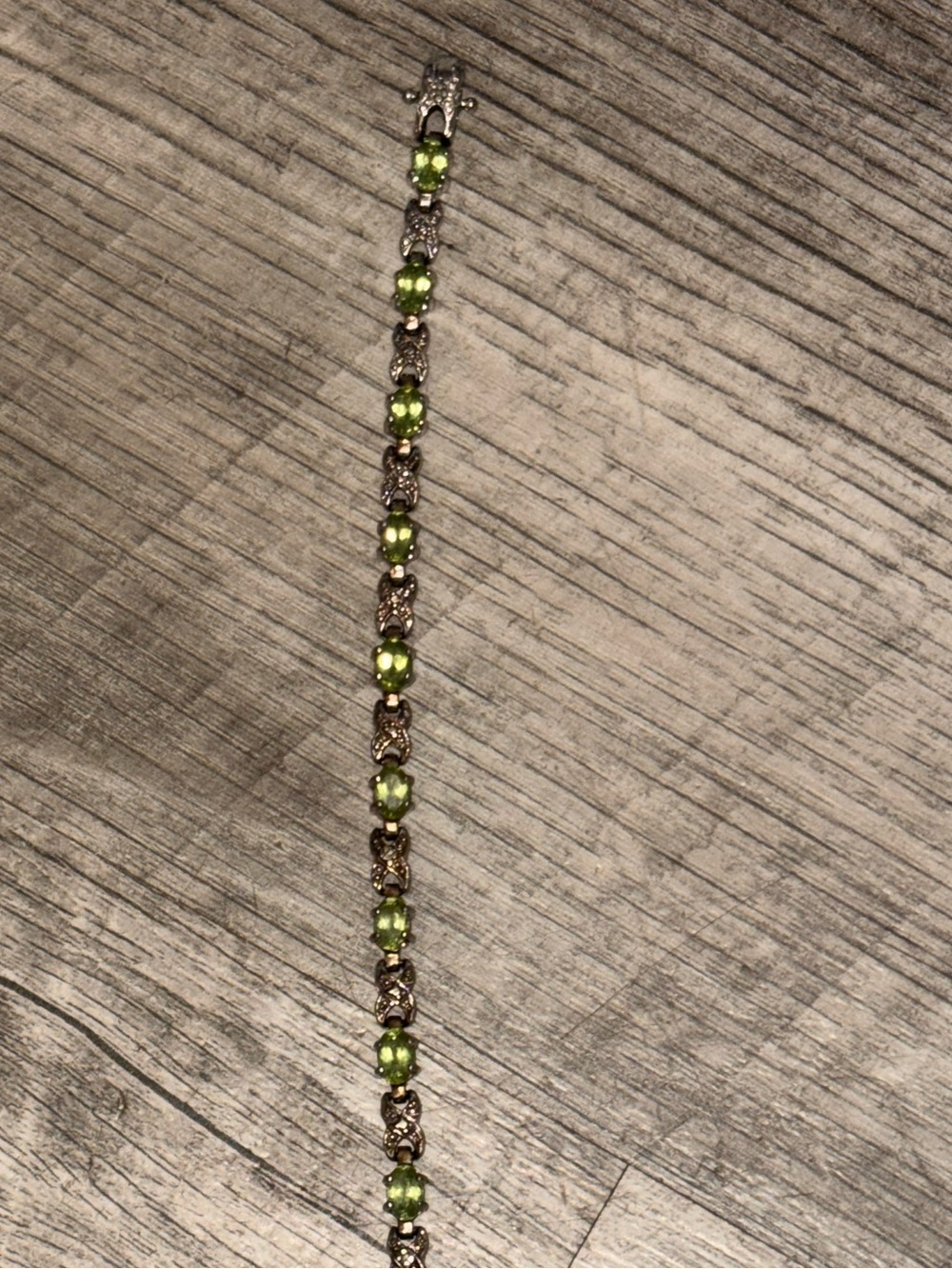 6” .925 Sterling Silver Bracelet with Green Gems and Infinity Style Chain Links